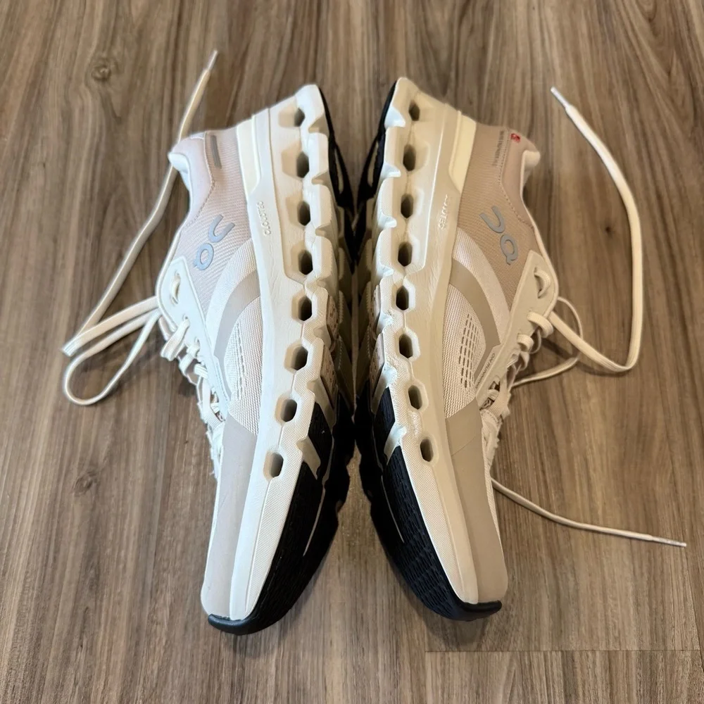 On Running Cloudrunner 2 Neutral Cream/Beige Performance Sneakers